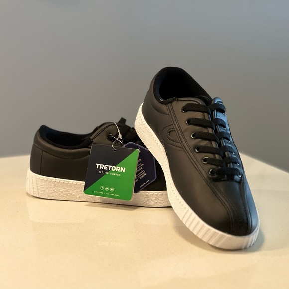 TRETORN Women's Nylite Plus Leather Sneakers, Black - Picture 1 of 7